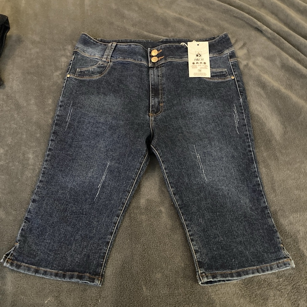Dark Blue Denim Capri Jeans